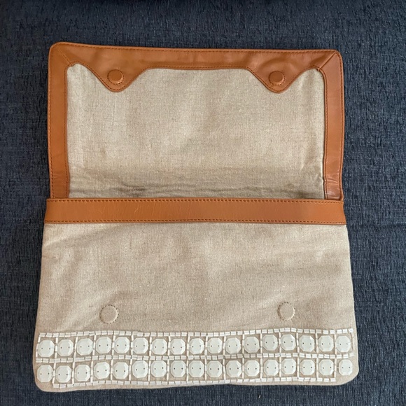 Rare Tory Burch Clutch Linen, Leather & Pallets - Picture 4 of 8